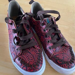 Justin/Reba brand tennis shoes